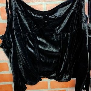 Velvet booster, black, Prettylittlething.us